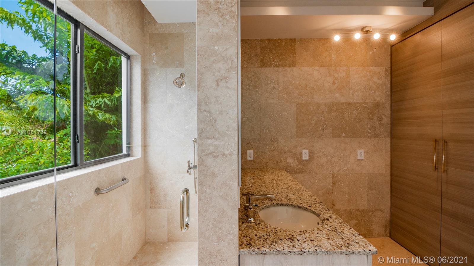 BAY HARBOR ISLAND - Residential