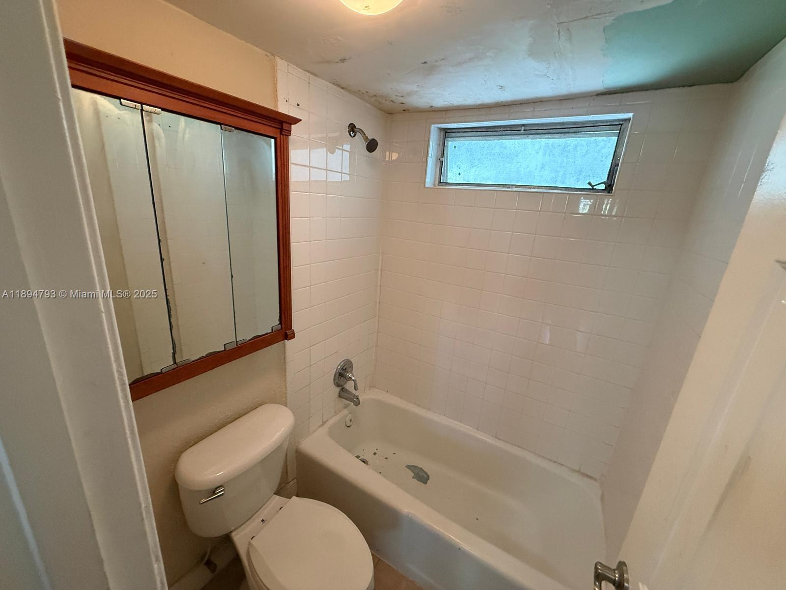 SUNDANCE AT PLANTATION CO - Residential Lease