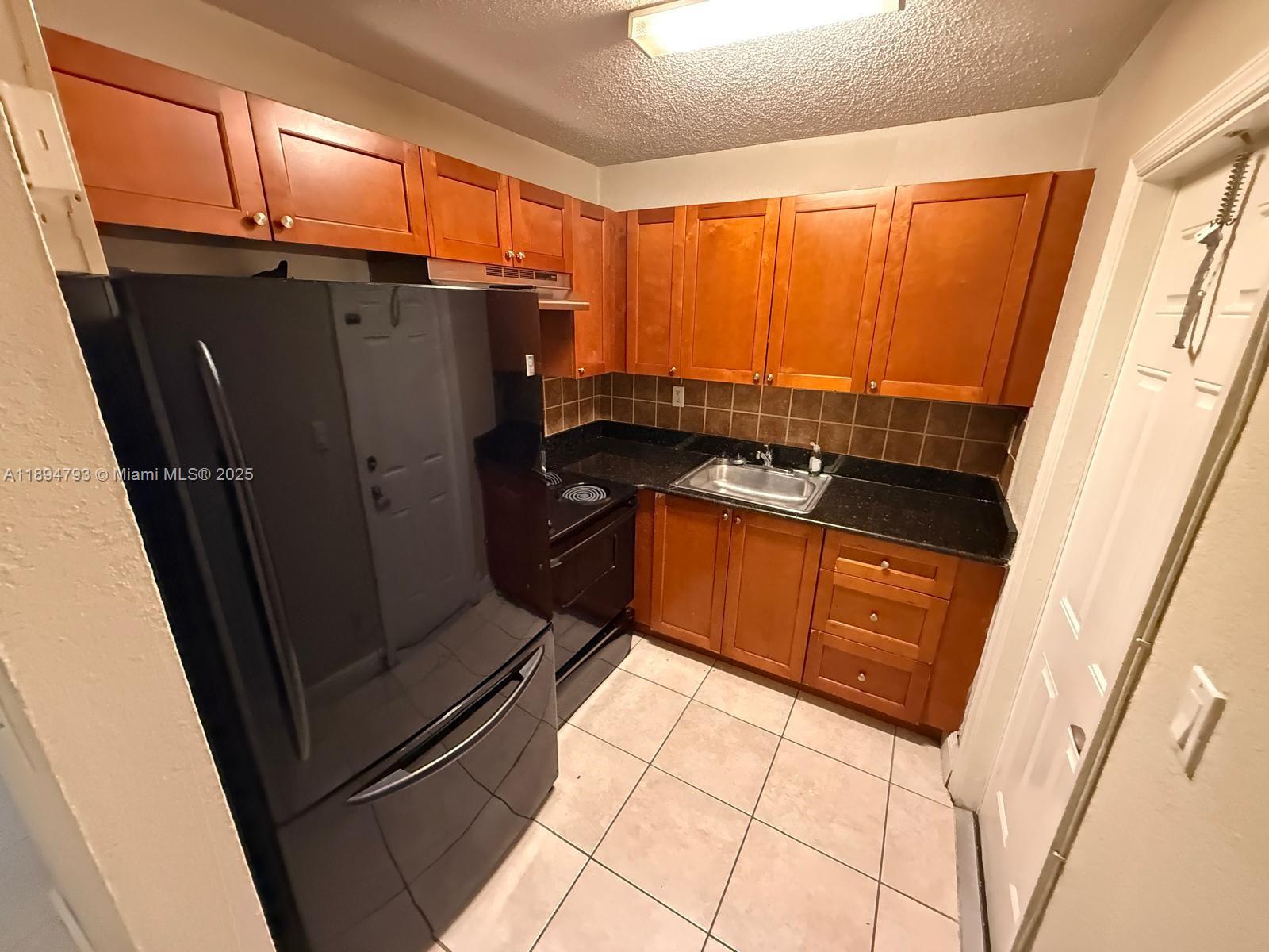 SUNDANCE AT PLANTATION CO - Residential Lease