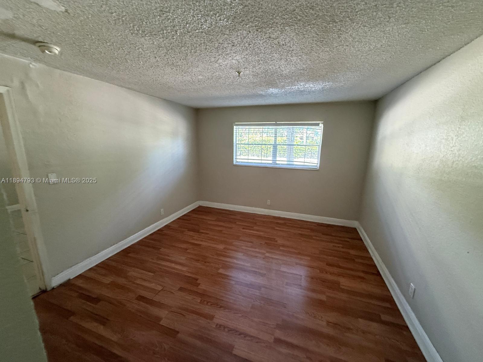 SUNDANCE AT PLANTATION CO - Residential Lease
