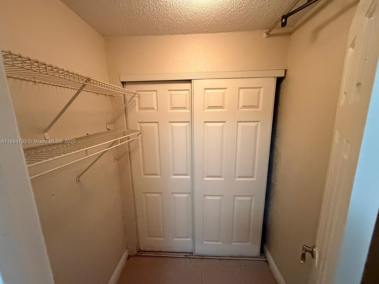 SUNDANCE AT PLANTATION CO - Residential Lease