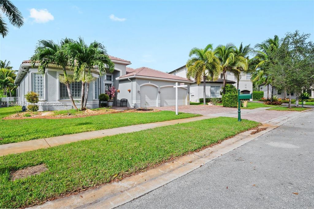 Photo of 4110 SW 194th Ter, Miramar, FL 33029 (MLS # A11488856)