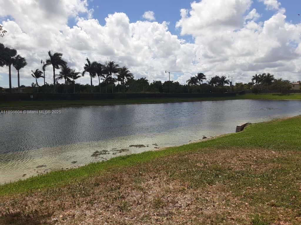PORTOFINO POINTE - Residential