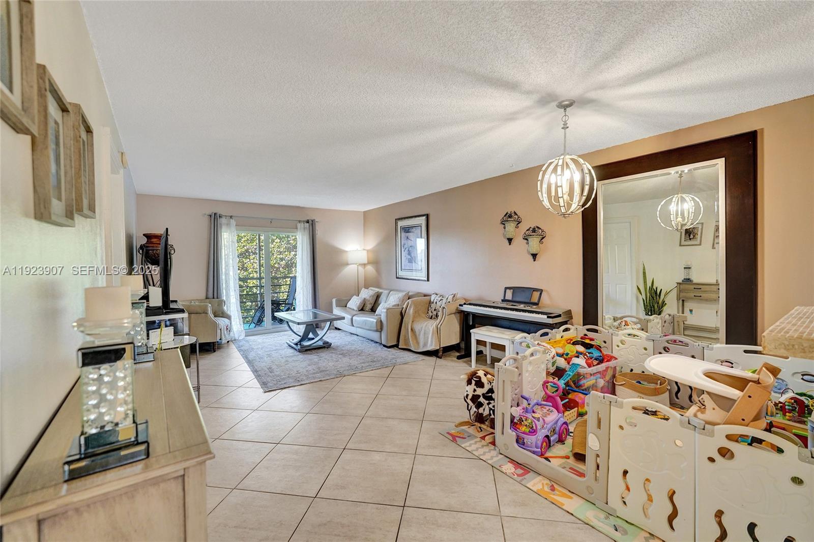 OAKS CONDO - Residential