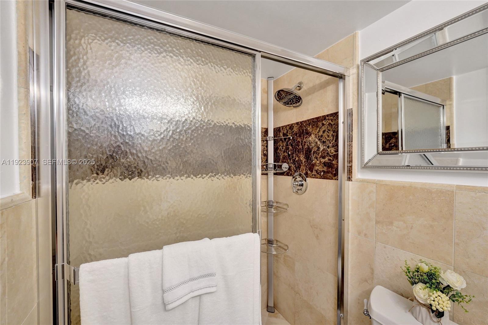 OAKS CONDO - Residential