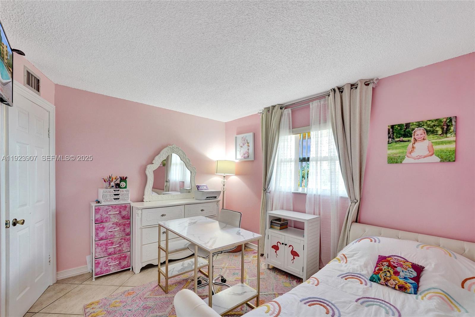 OAKS CONDO - Residential