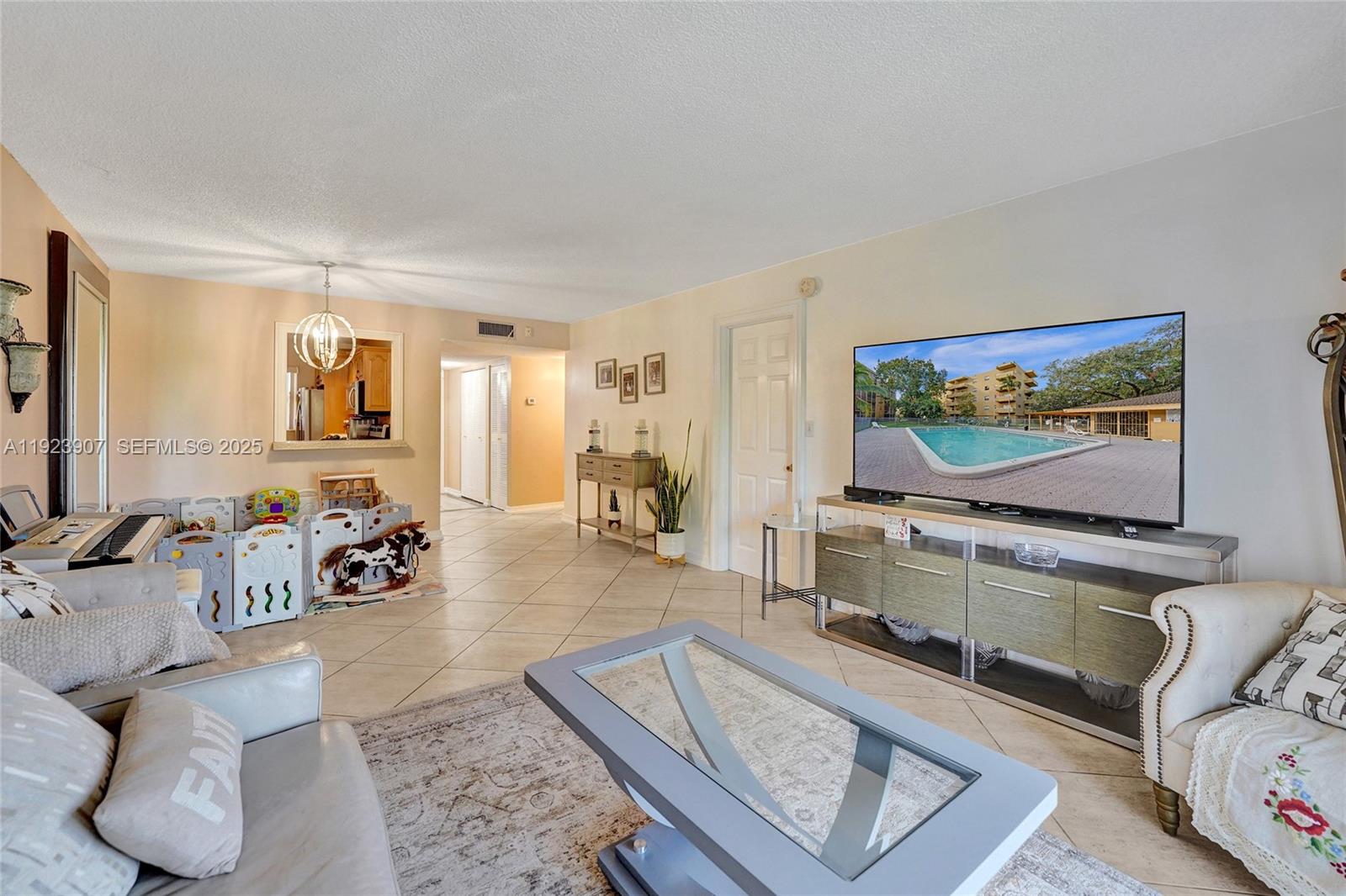 OAKS CONDO - Residential