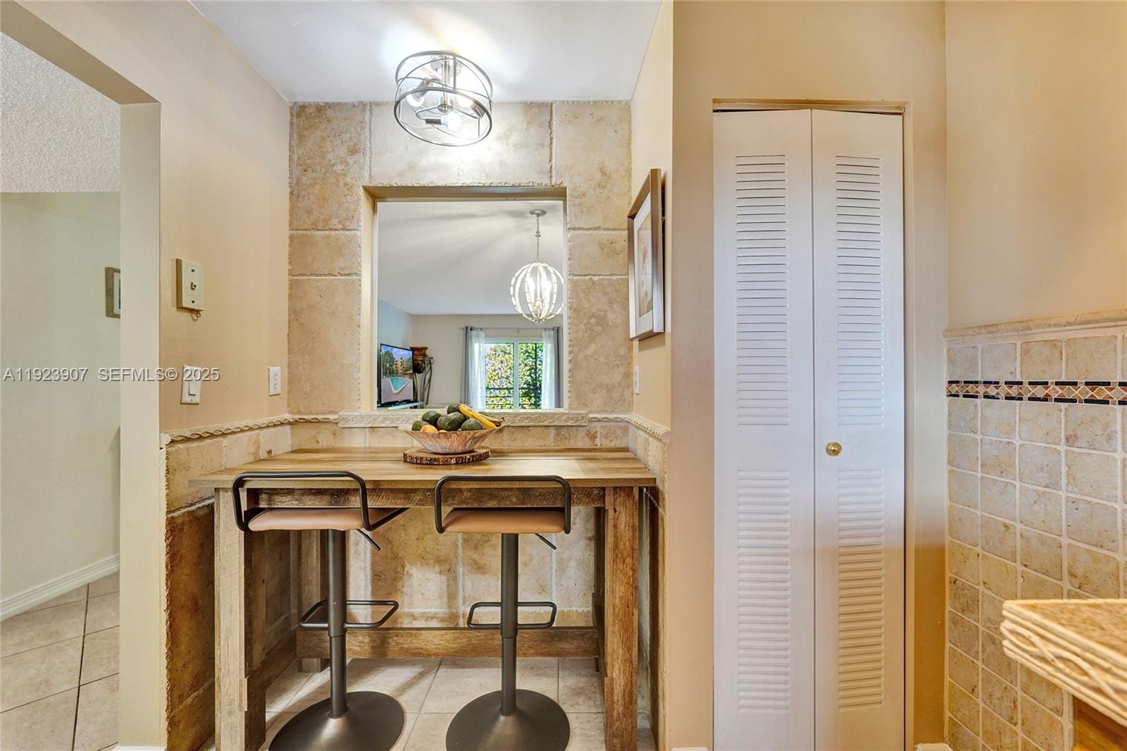 OAKS CONDO - Residential