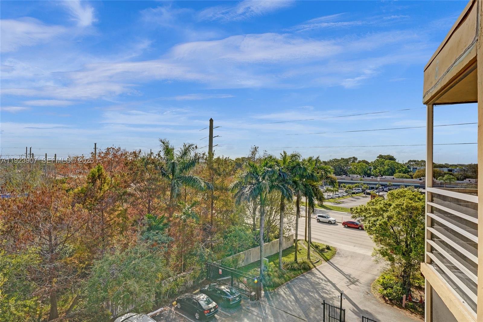 OAKS CONDO - Residential