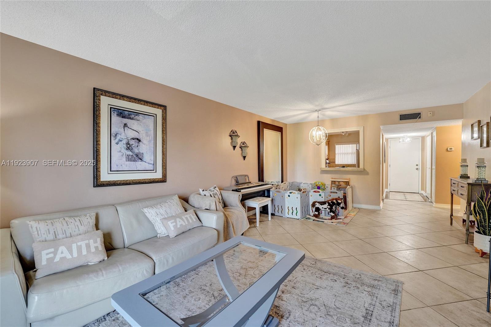 OAKS CONDO - Residential