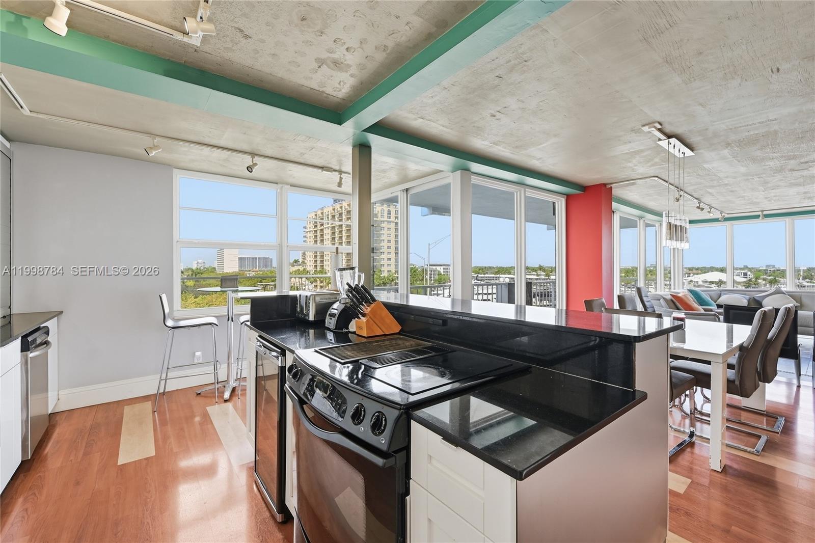 SUNRISE EAST CONDO - Residential