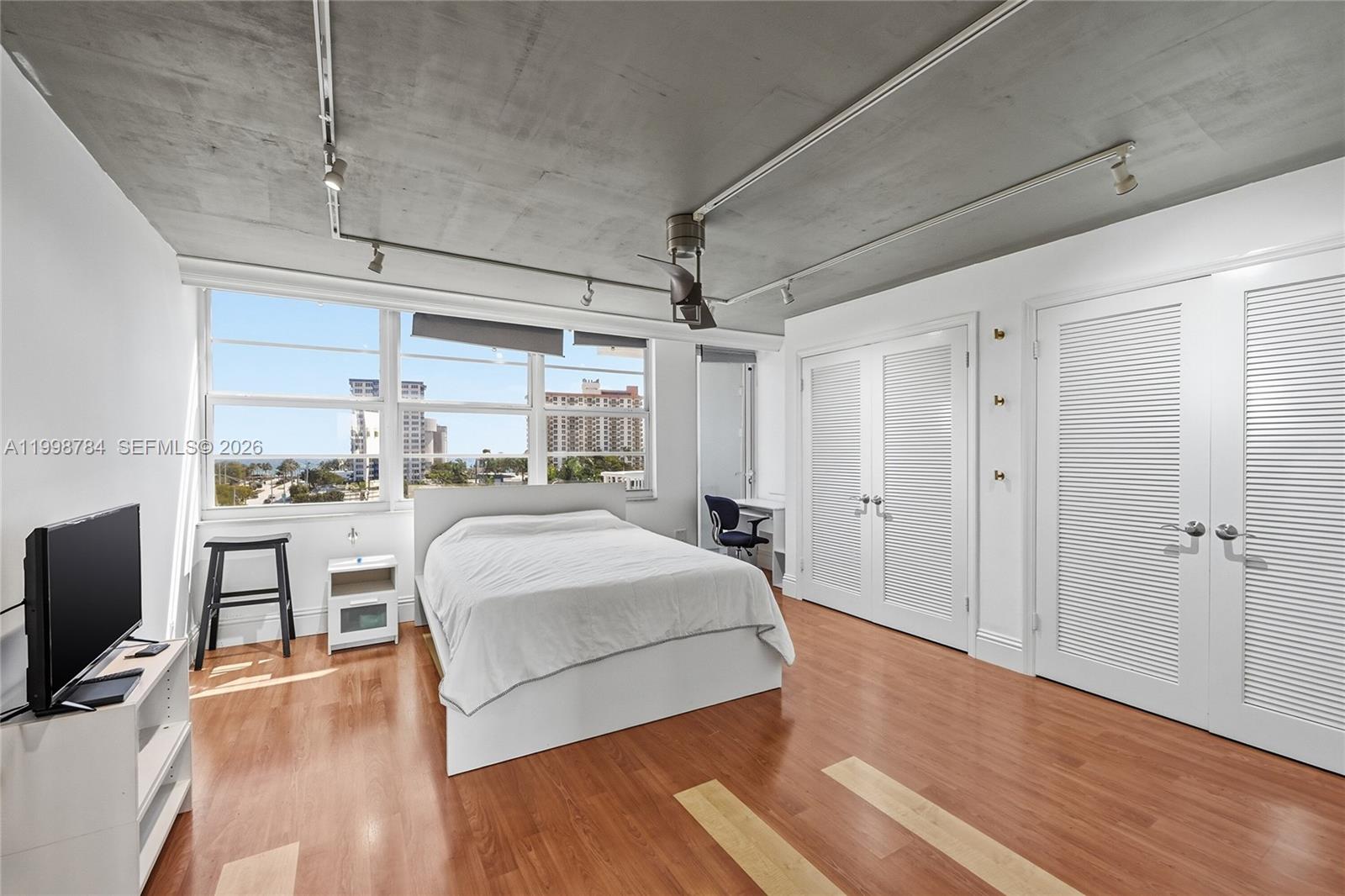 SUNRISE EAST CONDO - Residential