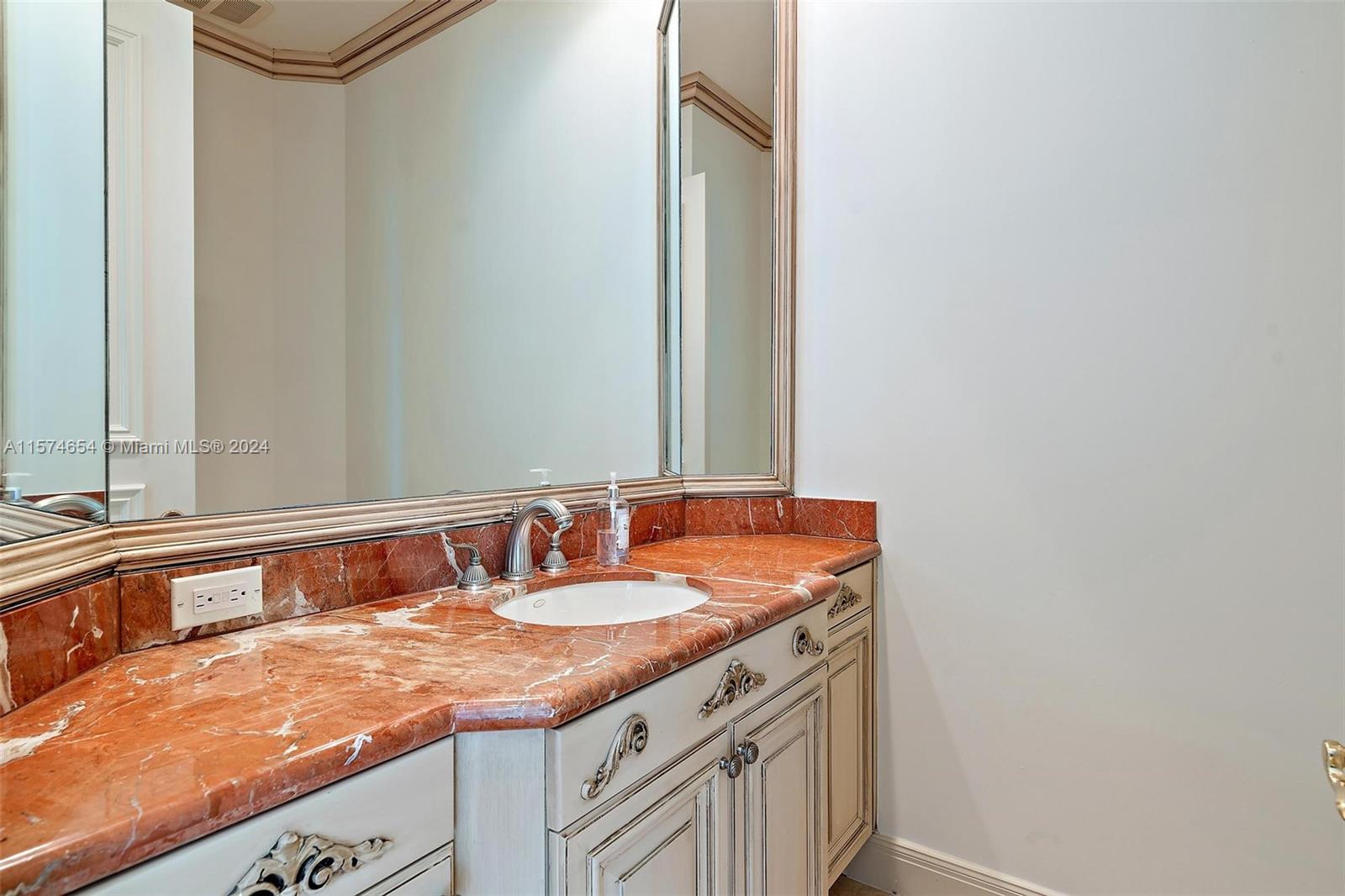 HARBOUR ISLES - Residential Lease