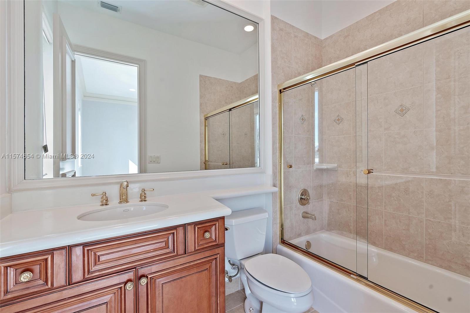 HARBOUR ISLES - Residential Lease