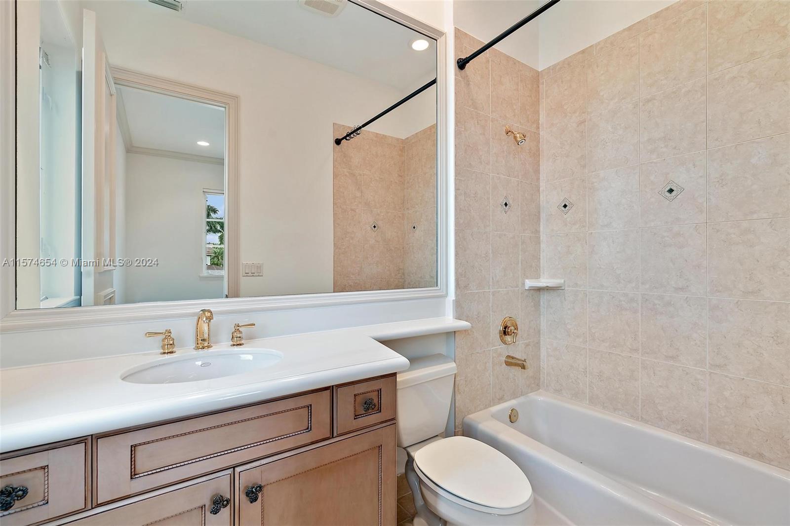HARBOUR ISLES - Residential Lease