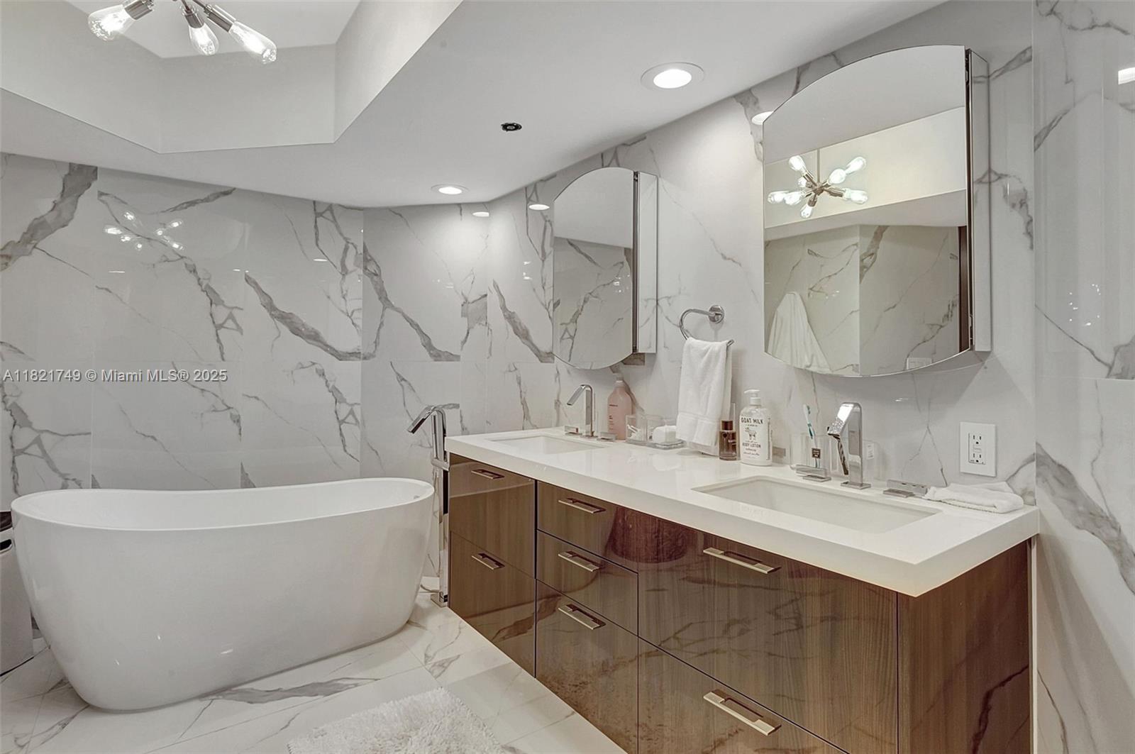 OCEANIA I CONDO - Residential