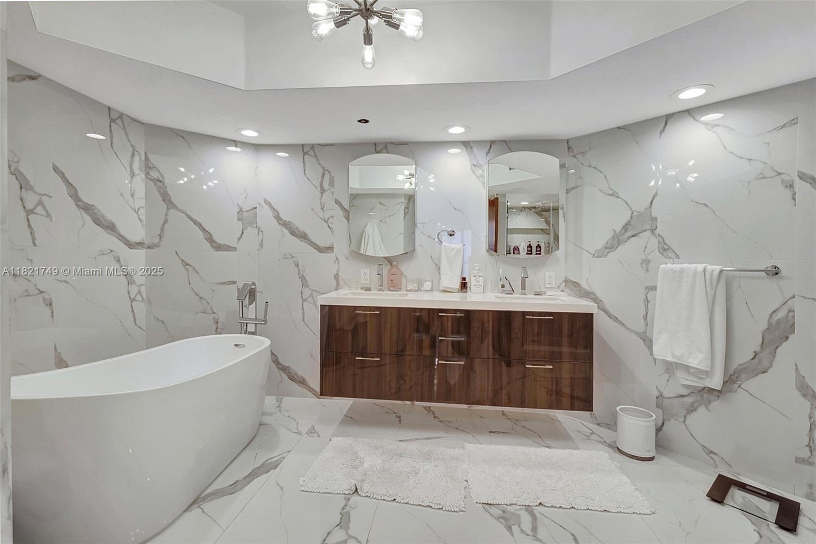 OCEANIA I CONDO - Residential