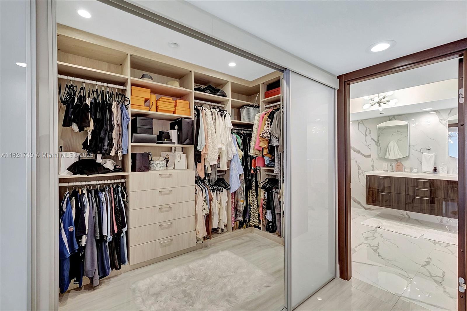 OCEANIA I CONDO - Residential