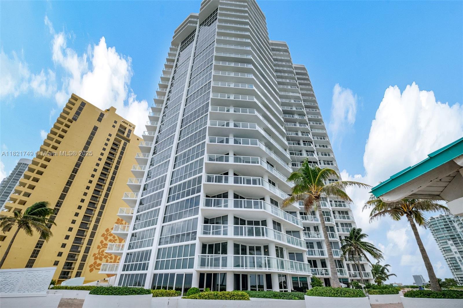 16425 Collins Ave 311