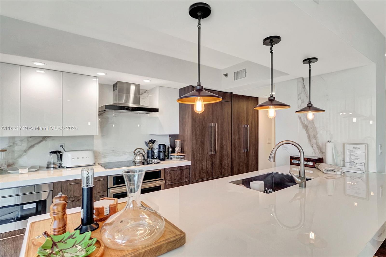 OCEANIA I CONDO - Residential