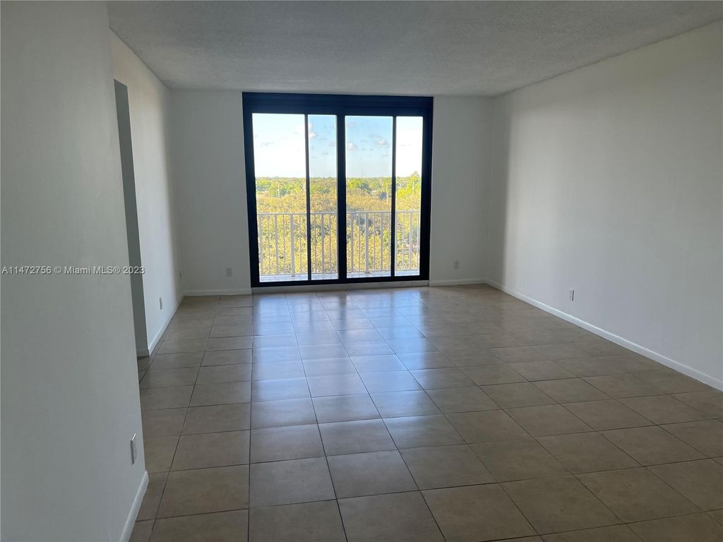 Photo of 901 Hillcrest Dr #603, Hollywood, FL 33021 (MLS # A11472756)