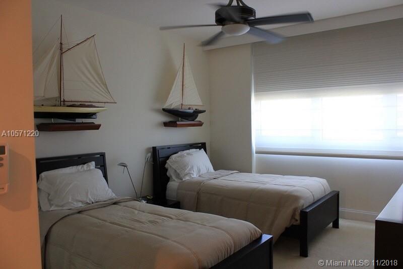 HAMPTONS SOUTH CONDO - Residential