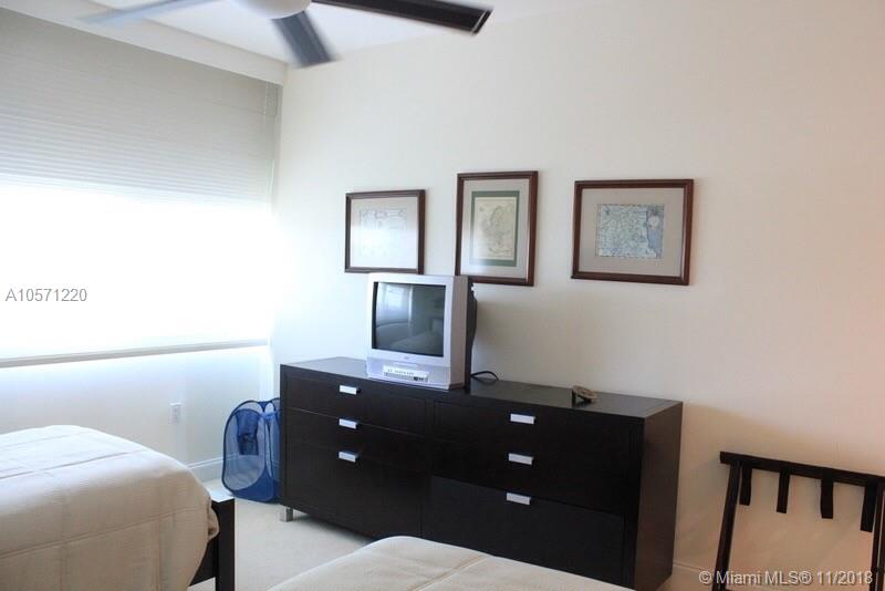 HAMPTONS SOUTH CONDO - Residential