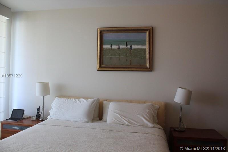 HAMPTONS SOUTH CONDO - Residential