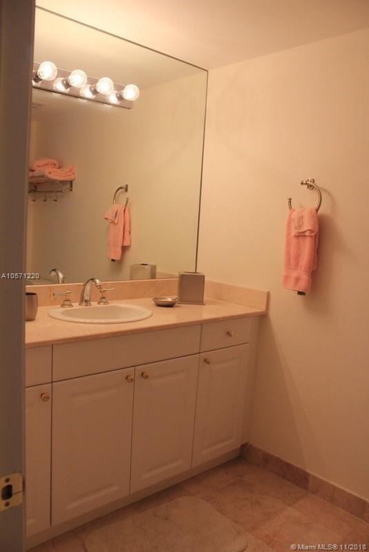 HAMPTONS SOUTH CONDO - Residential