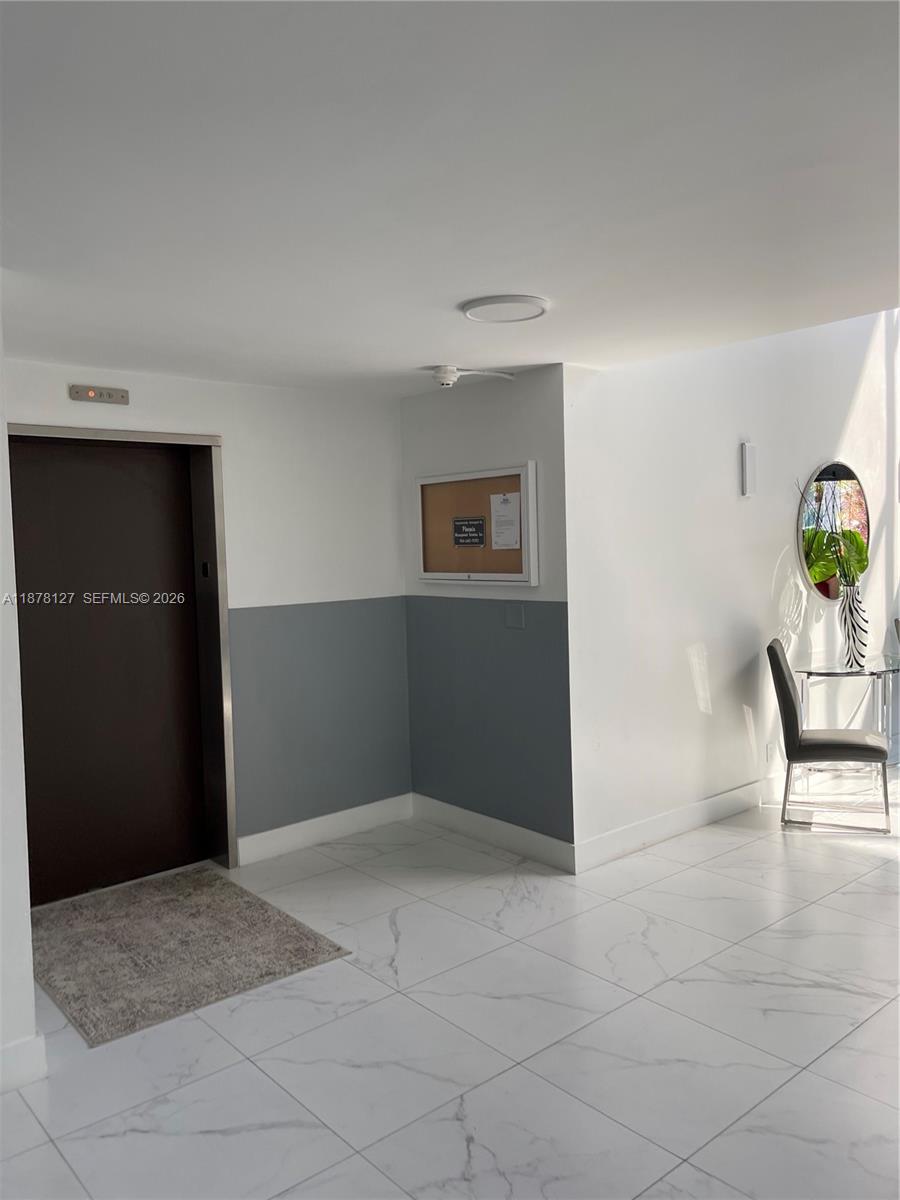 BUILDING 1A OF COUNTRY CL - Residential