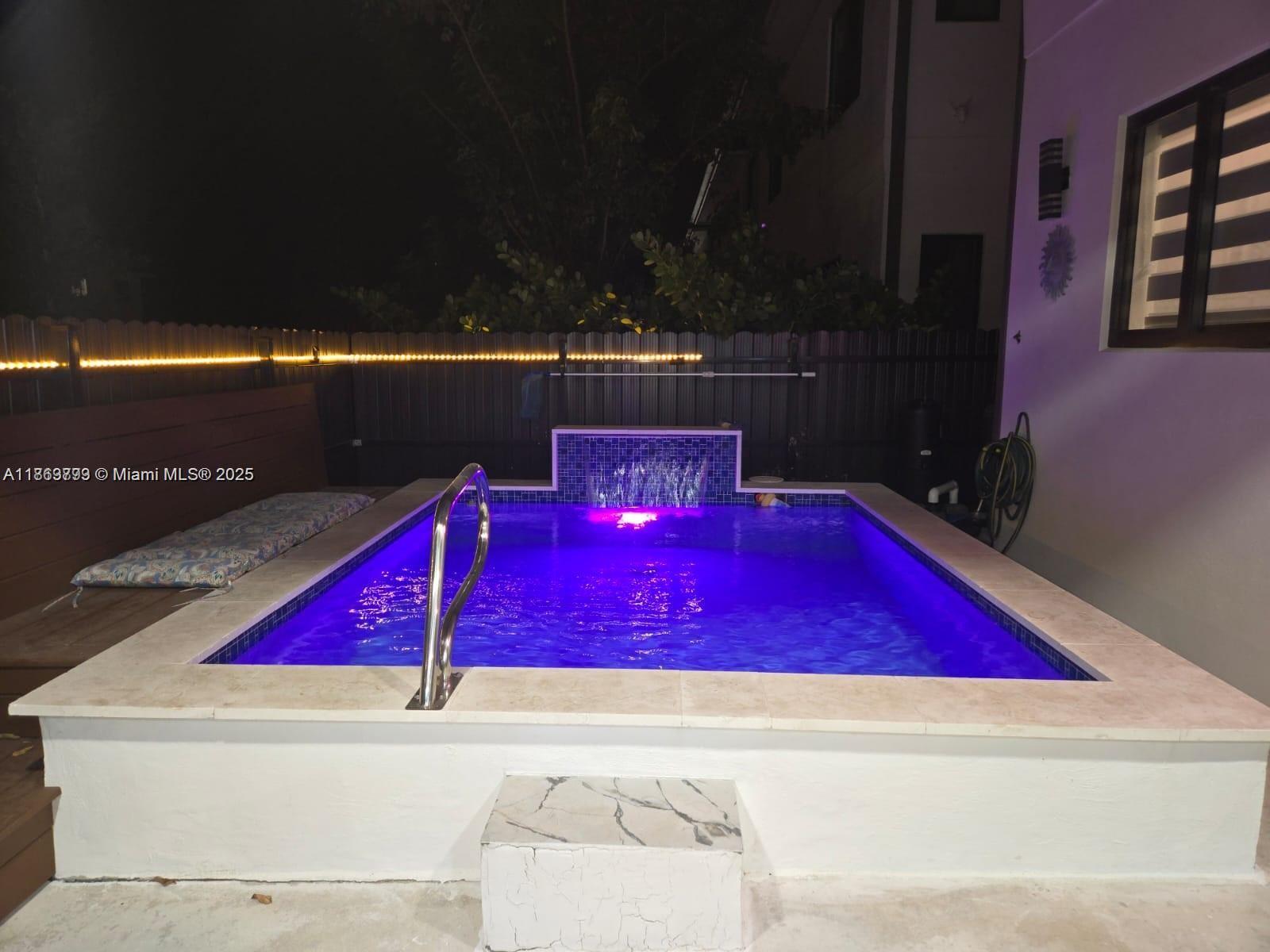 Discover this stunning 5-bedroom, 4-bathroom home, perfect for spacious living and entertaining. This property features a beautiful private pool, offering the ultimate oasis for relaxation and family fun. The open floor plan seamlessly connects the living, dining, and kitchen areas, creating a welcoming space filled with natural light. With five generously sized bedrooms, there’s plenty of room for everyone, whether you’re accommodating family, guests, or need a home office. The four bathrooms are elegantly designed for comfort and convenience.