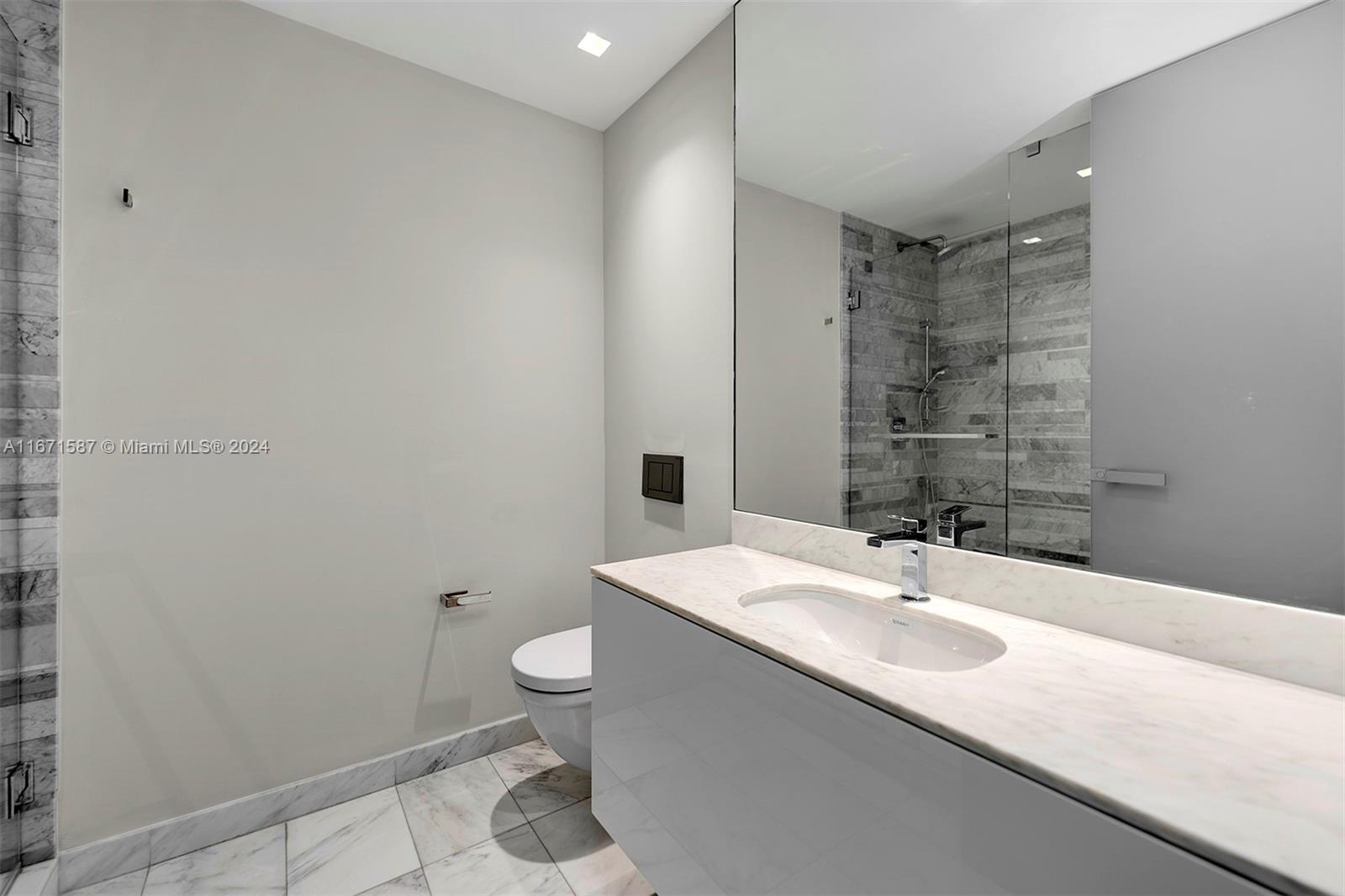OCEANA BAL HARBOUR CONDO - Residential
