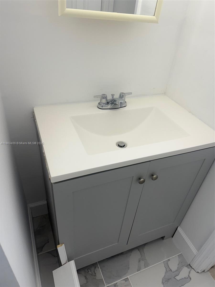 LSOLEI AT HALLANDALE BEAC - Residential Lease