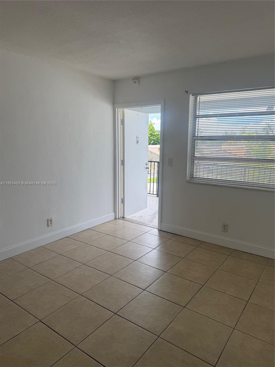 LSOLEI AT HALLANDALE BEAC - Residential Lease