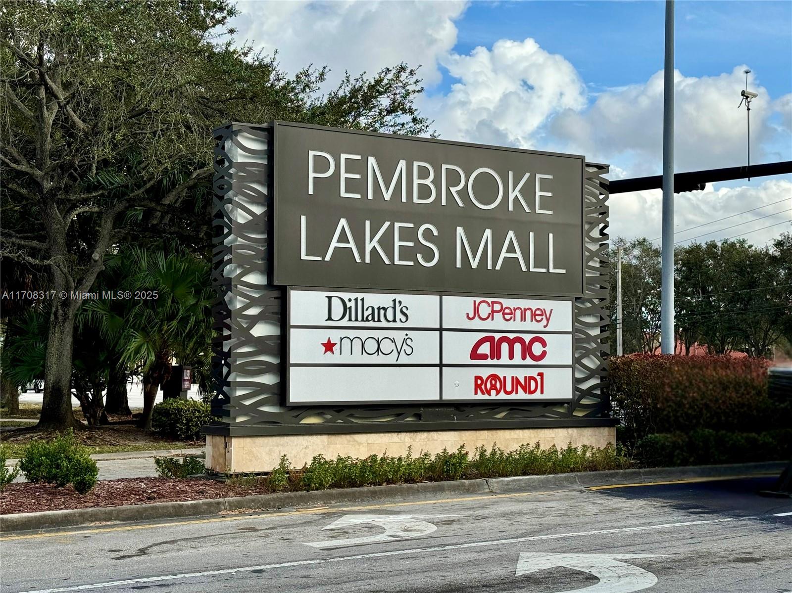 CAMBRIDGE AT CENTURY VILL - Residential