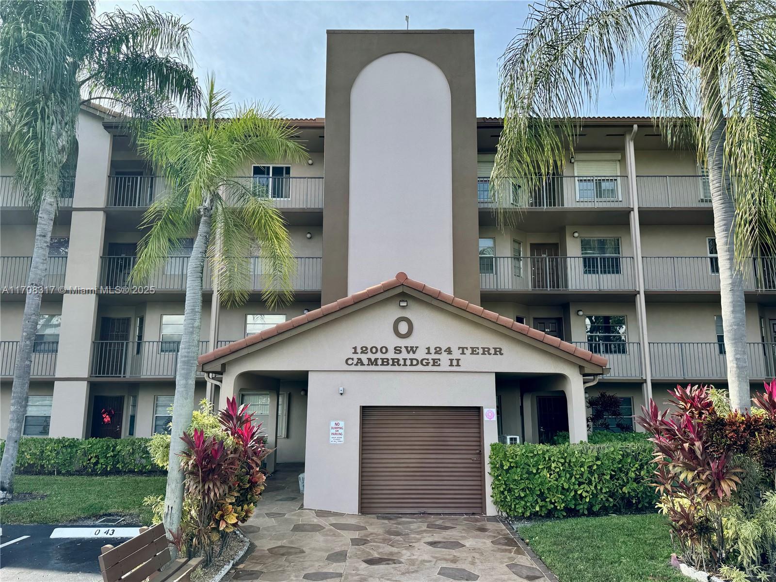CAMBRIDGE AT CENTURY VILL - Residential