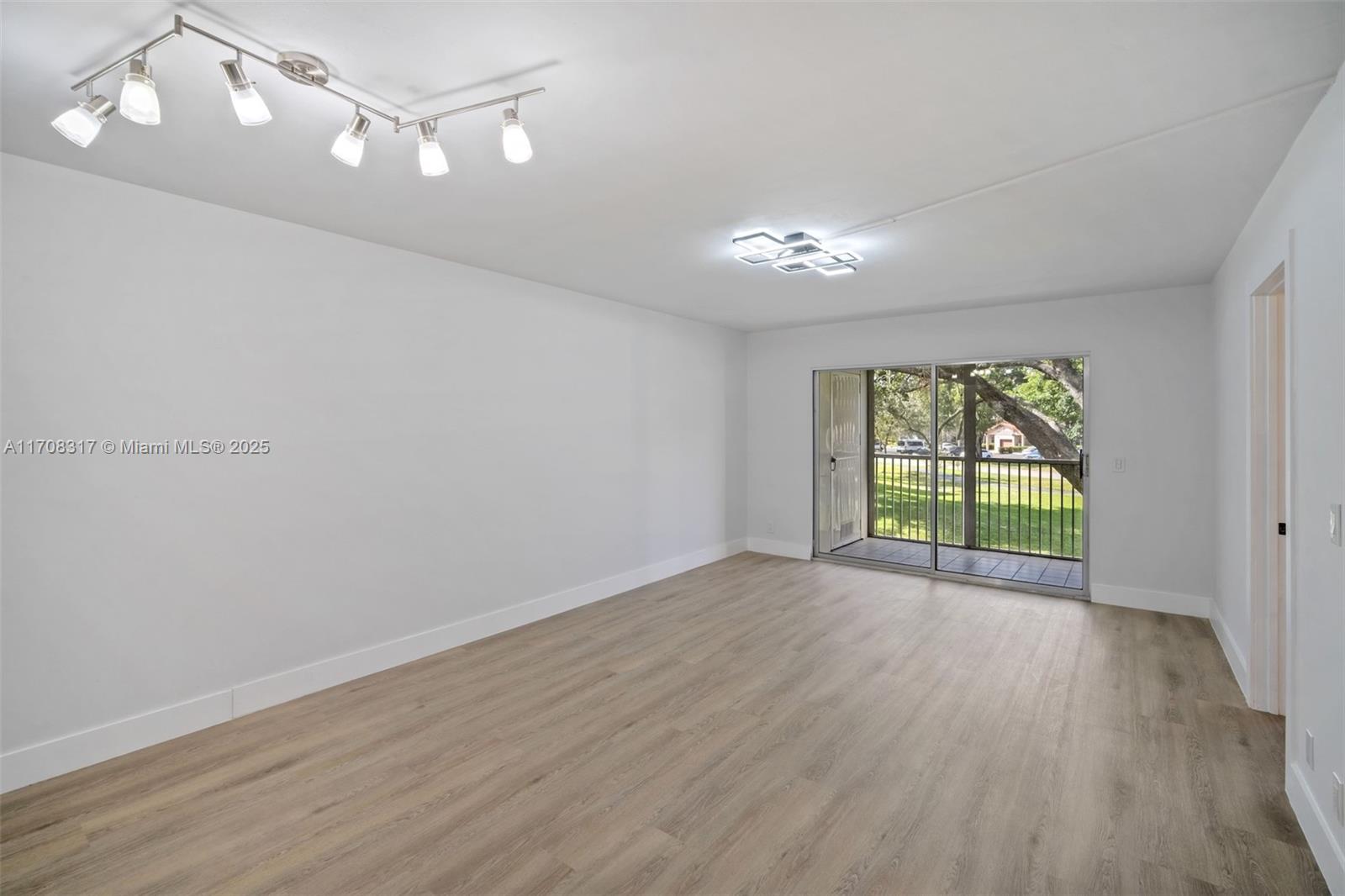 CAMBRIDGE AT CENTURY VILL - Residential