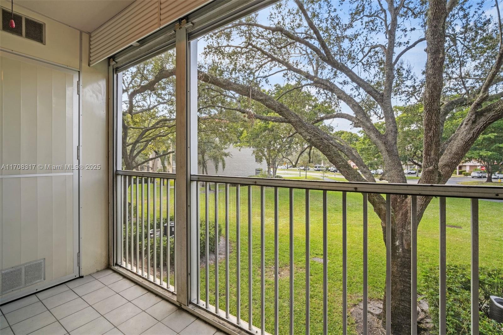 CAMBRIDGE AT CENTURY VILL - Residential