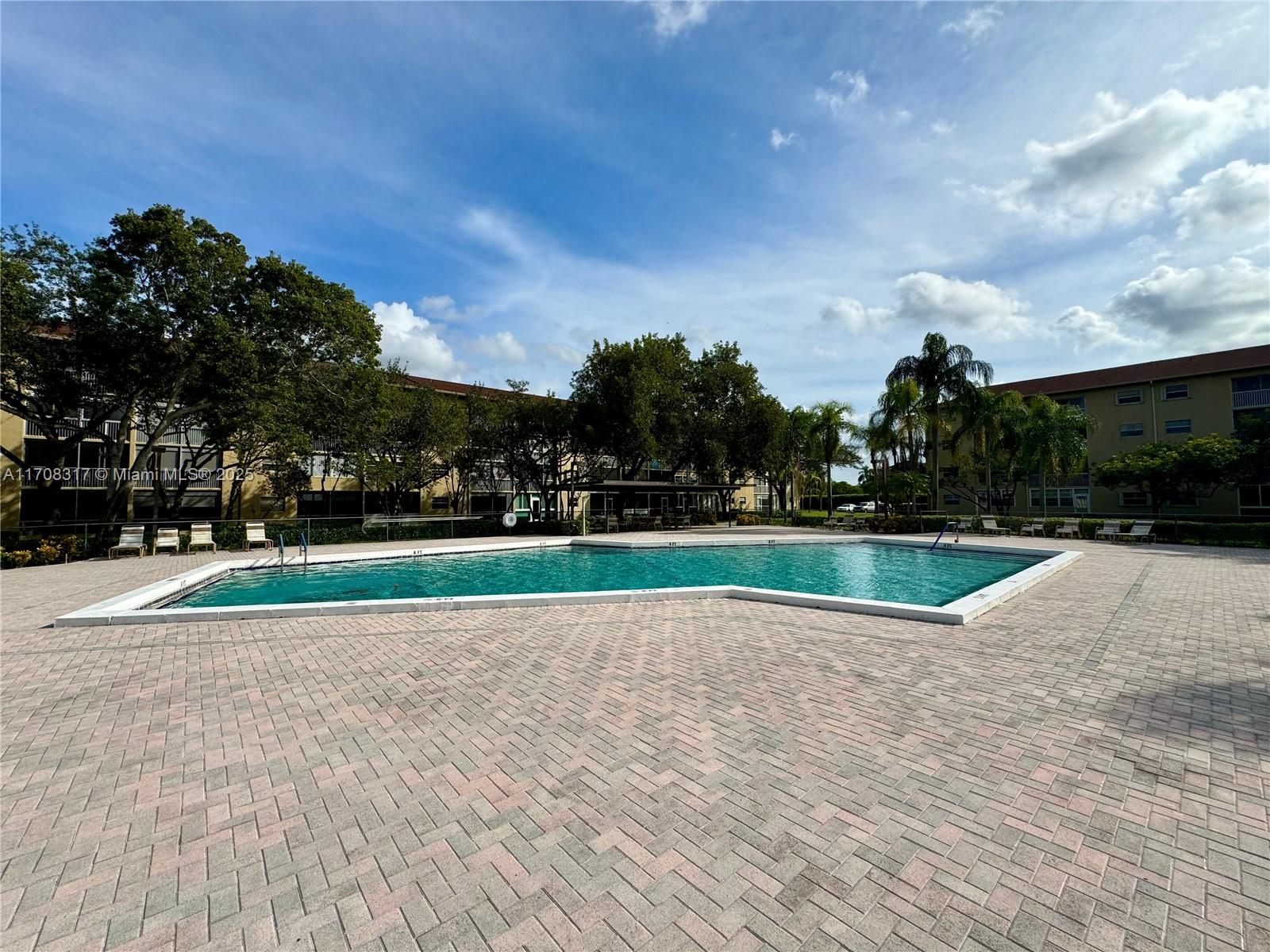 CAMBRIDGE AT CENTURY VILL - Residential