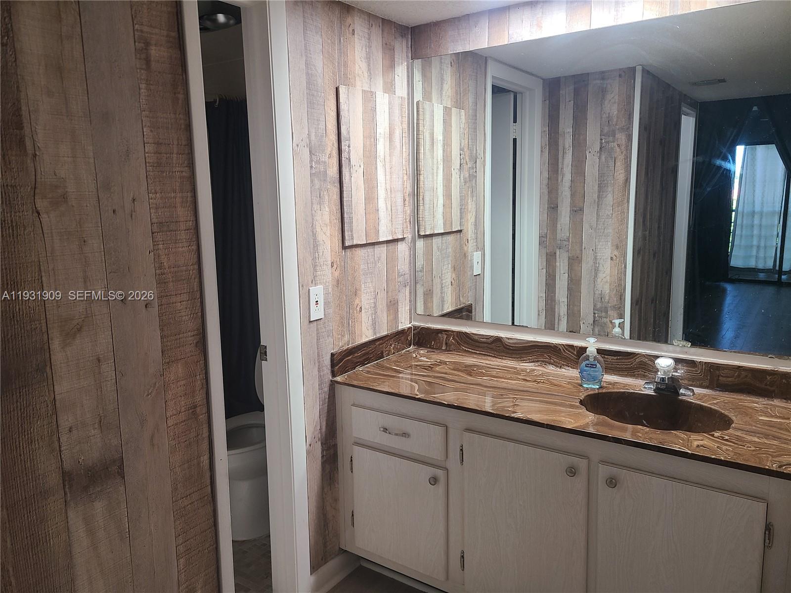 CYPRESS BEND I-B AND I-C - Residential Lease