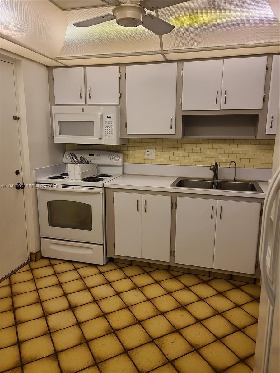 CYPRESS BEND I-B AND I-C - Residential Lease