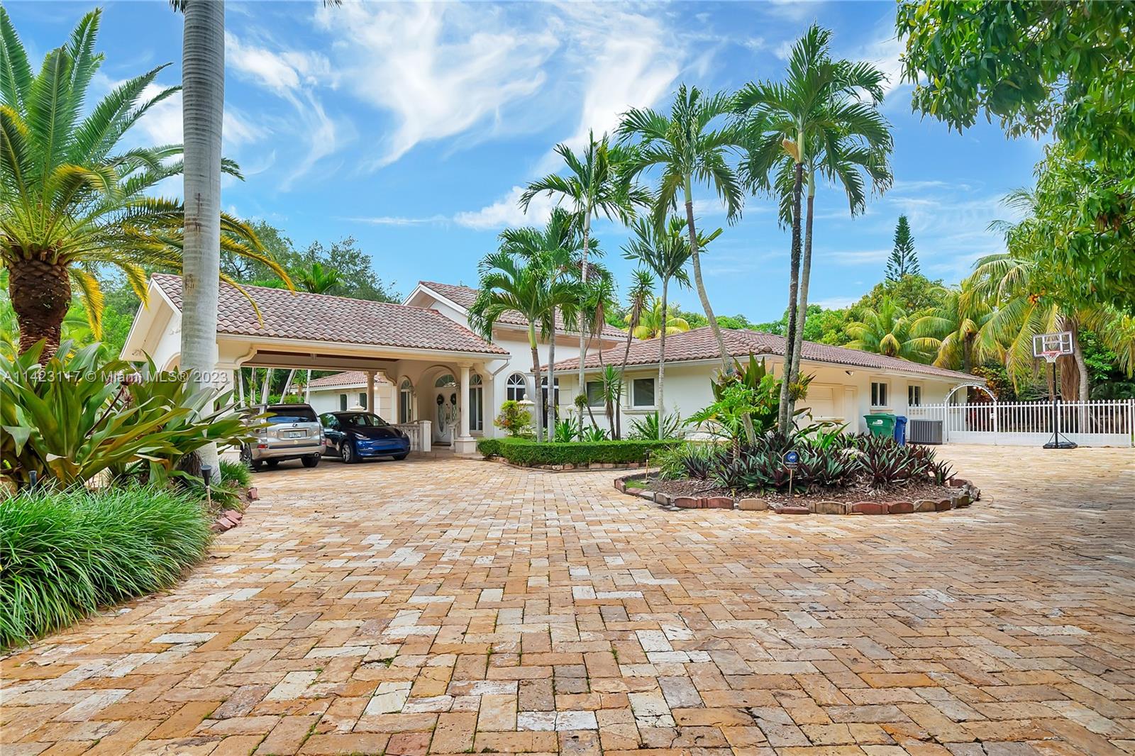 Pinecrest, Florida 33156, United States, 6 Bedrooms Bedrooms, ,6 BathroomsBathrooms,Residential,Active,71689