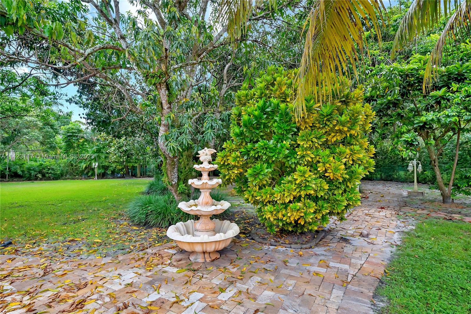 Pinecrest, Florida 33156, United States, 6 Bedrooms Bedrooms, ,6 BathroomsBathrooms,Residential,Active,71689