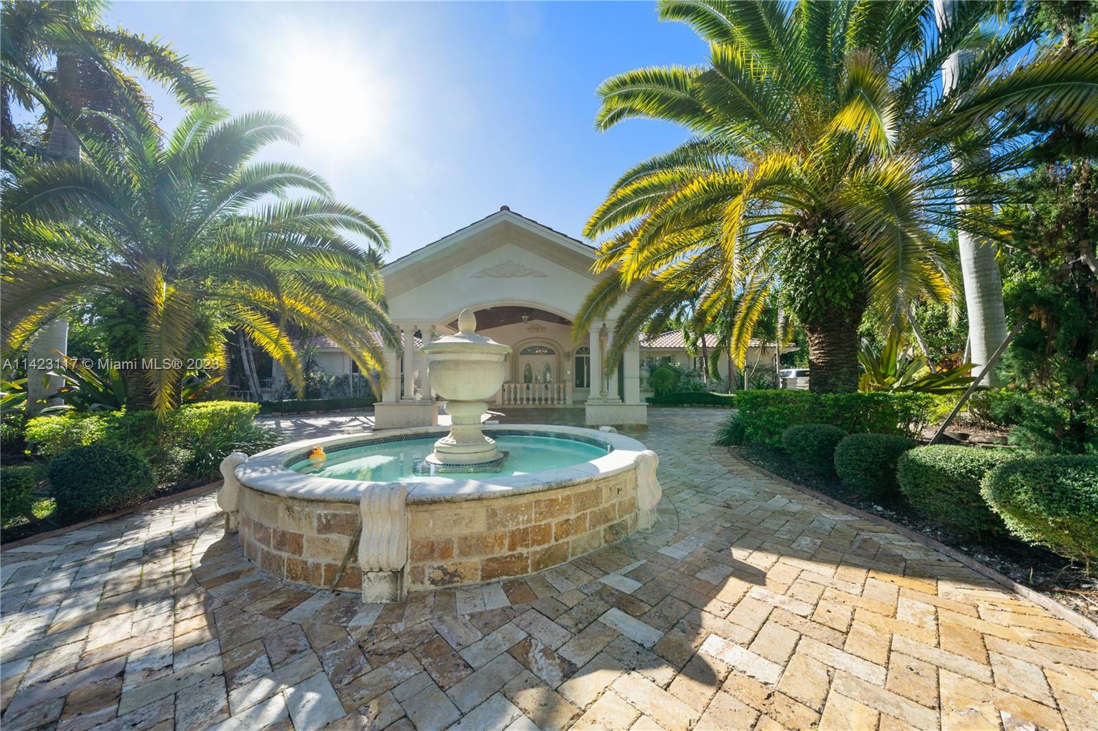 Pinecrest, Florida 33156, United States, 6 Bedrooms Bedrooms, ,6 BathroomsBathrooms,Residential,Active,71689