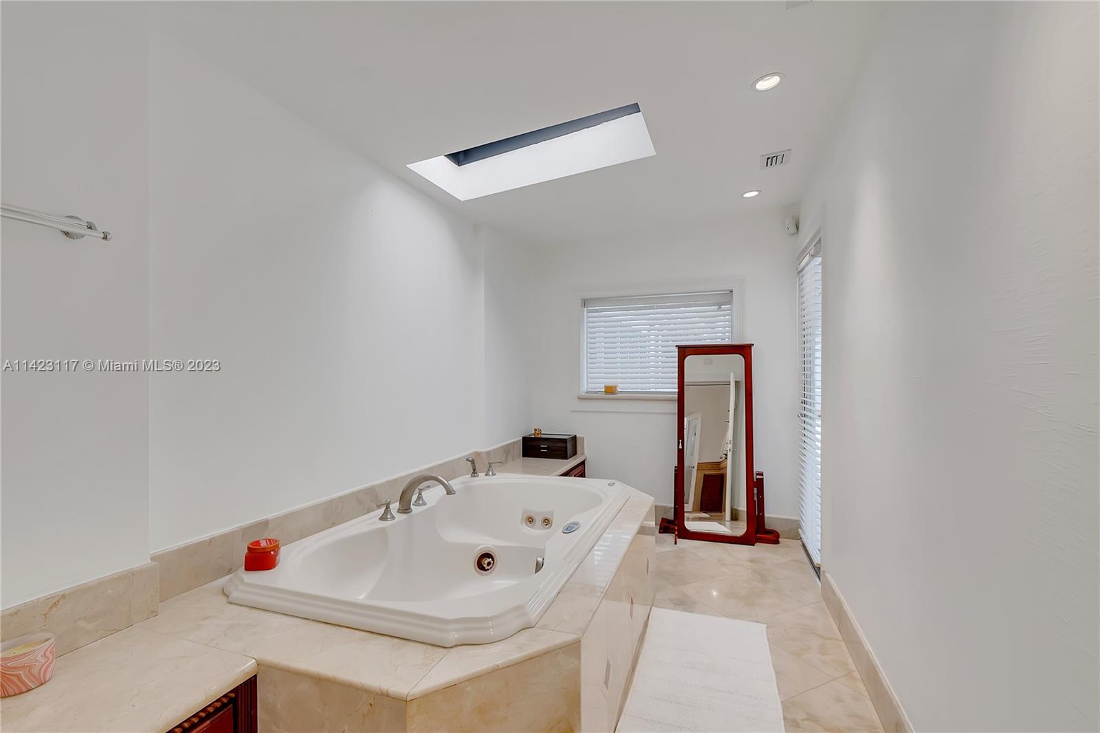 Pinecrest, Florida 33156, United States, 6 Bedrooms Bedrooms, ,6 BathroomsBathrooms,Residential,Active,71689