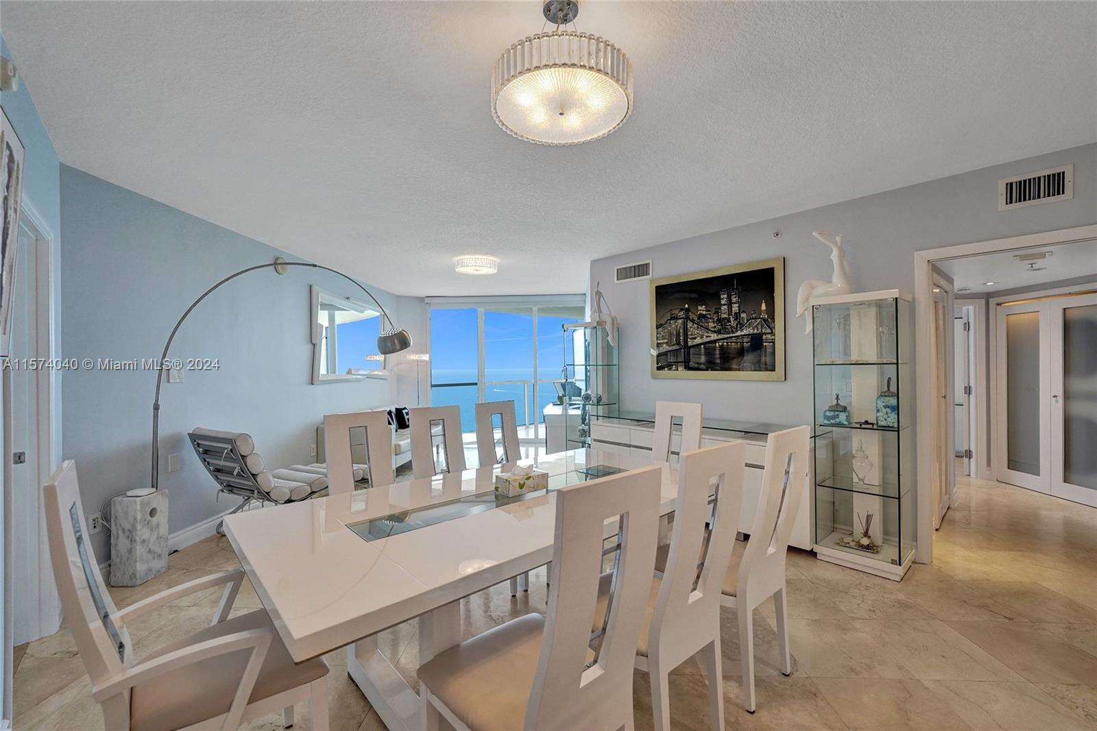 LA PERLA CONDO - Residential Lease