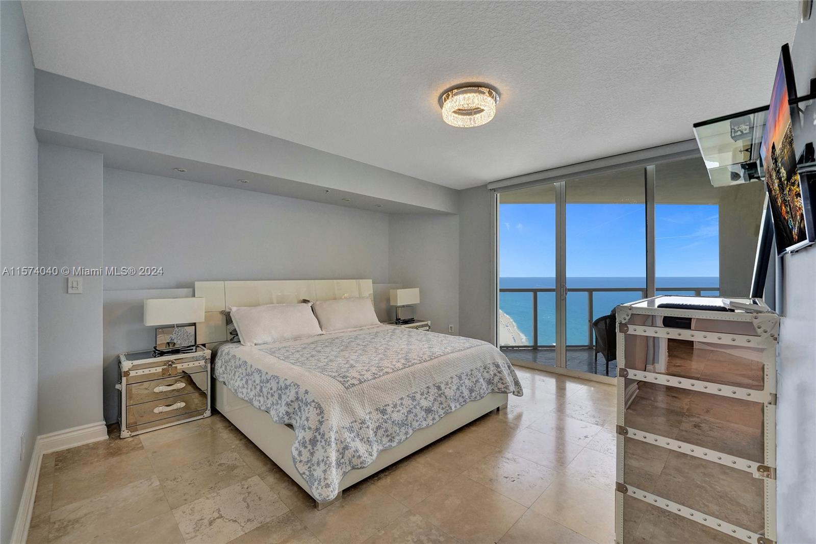 LA PERLA CONDO - Residential Lease