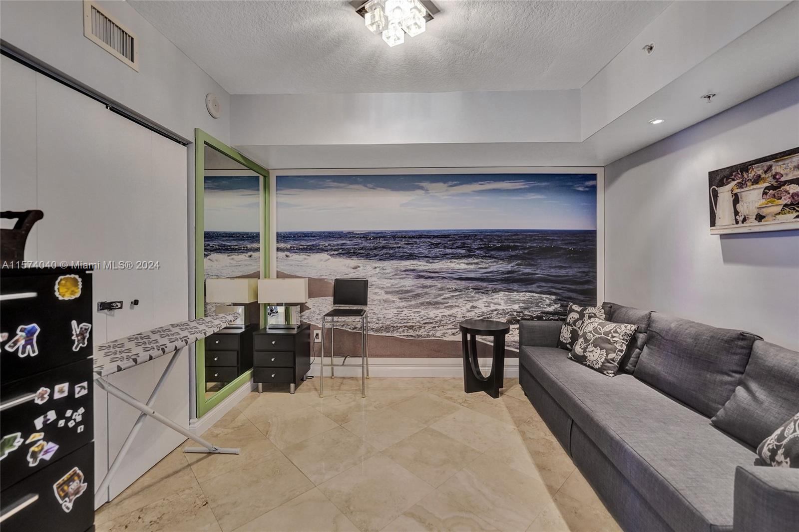 LA PERLA CONDO - Residential Lease