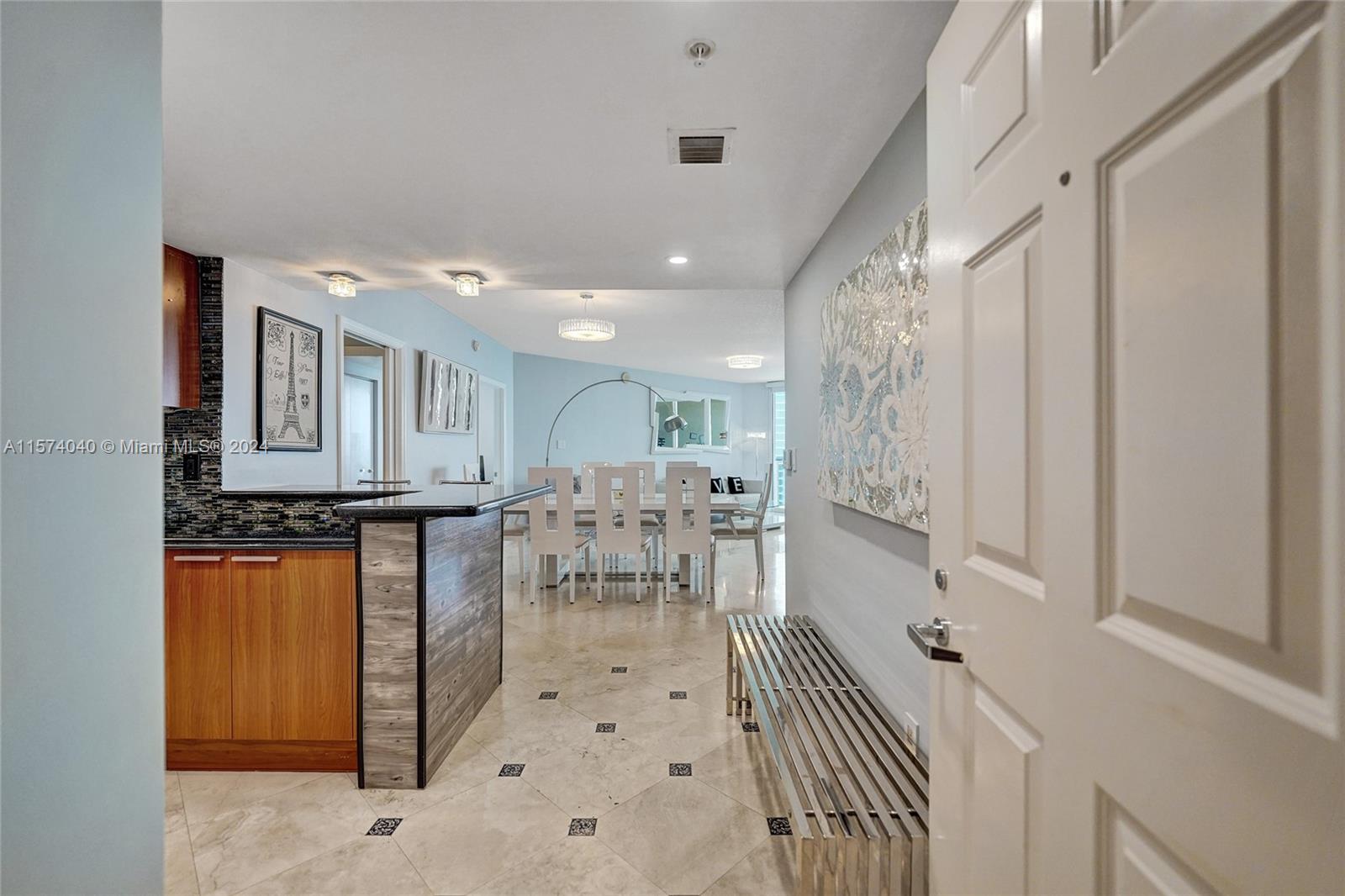 LA PERLA CONDO - Residential Lease