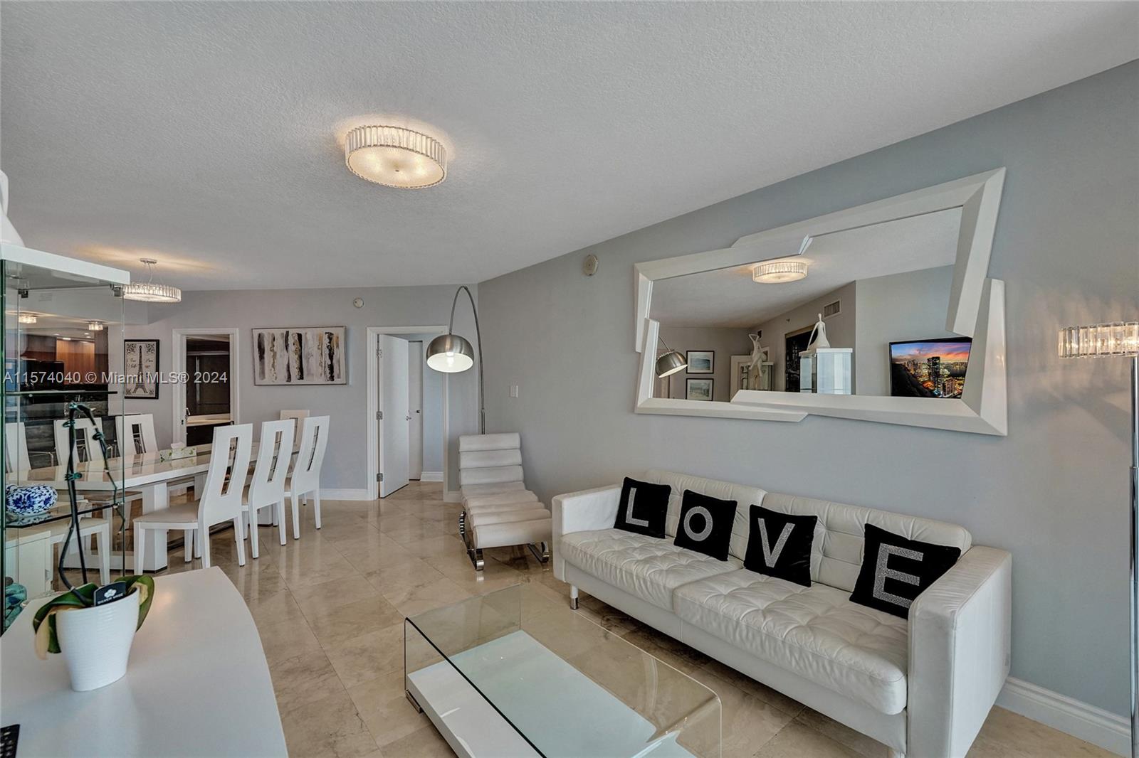 LA PERLA CONDO - Residential Lease